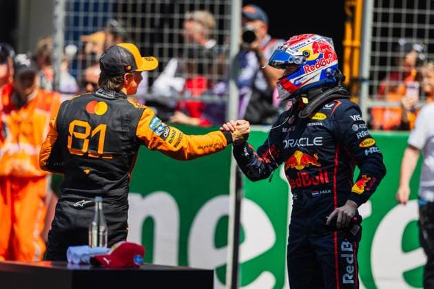 2025 Formula One Chinese Grand Prix Shanghai International Circuit, Shanghai, China on 22. March.2025; Oscar Piastri and Max Verstappen during sprint race Formula One Chinese Grand Prix Shanghai Shanghai International Circuit China Copyright: xJayxHiranox