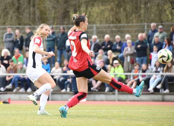Football, Women, Test match, Eintracht Frankfurt - Bayer Leverkusen