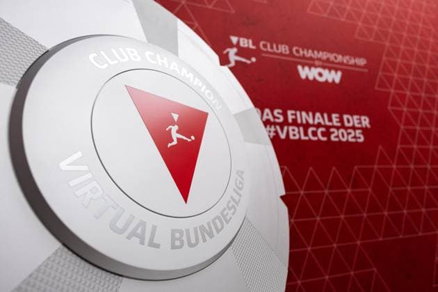 VBL Club Championship by WOW 22 03 2025 The championship trophy of the Virtual Bundesliga Club Championship by WOW VBL Club Championship by WOW 22 03 2025 Copyright: xBEAUTIFULxSPORTS Buriakovx