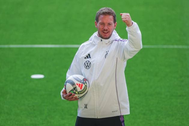 Sport Bilder des Tages UEFA Nations League - 24 25 - Abschluss Training vor Deutschland - Italien am 22.03.2025 im Signal Iduna Park in Dortmund Trainer Coach Julian Nagelsmann (Deutschland) jubelt und freut sich *** UEFA Nations League 24 25 Final training ahead of Germany Italy on 22 03 2025 at Signal Iduna Park in Dortmund Coach Julian Nagelsmann Germany cheers and is happy MH
