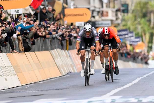 2025 Milan - Sanremo UCI WorldTour cycling race SANREMO, ITALY - MARCH 22 : Van Der Poel Mathieu (NED) of Alpecin - Deceuninck, Ganna Filippo (ITA) of INEOS Grenadiers in the final sprint during the UCI WorldTour 116th Milan - Sanremo cycling race with start in Pavia and finish at the Via Roma in Sanremo on March 22, 2025 in Sanremo, Italy, 22 03 2025 ( Motordriver Kenny Verfaillie - Sanremo Italy  Copyright: xNicoxVereeckenx