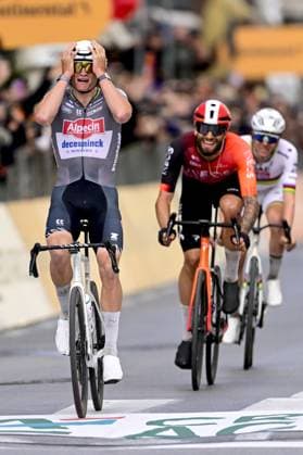 Dutch Mathieu van der Poel of Alpecin-Deceuninck, Italian Filippo Ganna of Ineos Grenadiers and Slovenian Tadej Pogacar of UAE Team Emirates pictured in action during the Milano-Sanremo one day cycling race for men, 289km from Milan to Sanremo, Italy, Saturday 22 March 2025. DIRKxWAEM  x115415876x