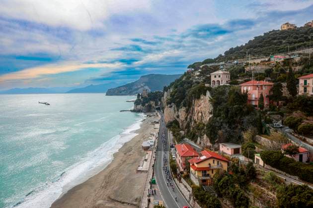 Milano Sanremo 2025 Milano Sanremo 2025 - 116th Edition - Pavia - Sanremo 289km - 22 03 2025 - Scenery - Peloton - photo Luca Bettini SprintCyclingAgency 2025 Sanremo Italy  Copyright: xLucaxBettinix xSprintcyclingagencyx