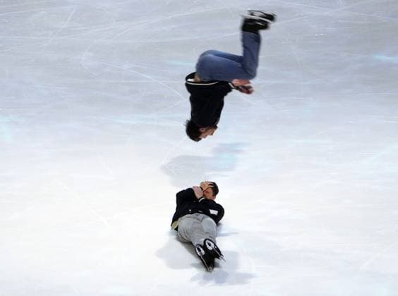 Russia Figure skating, Eiskunstlauf Open Gala Programs Competition 8886012 22.03.2025 Second placed Dmitri Aliev makes a somersault after the awarding ceremony at the Figure Skating Open Gala Programs Competition, in St Petersburg, Russia. Alexander Vilf Sputnik St. Petersburg Russia  Copyright: xAlexanderxVilfx