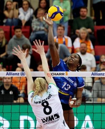 Stuttgart , Volleyball Womens Bundesliga PlayOffs Quarterfinals Game 1 , Allianz MTV Stuttgart vs USC Münster , Krystal Rivers Stgt