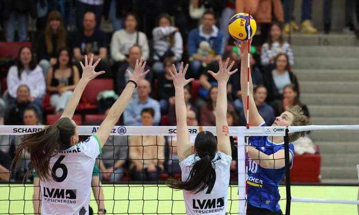 Stuttgart , Volleyball Womens Bundesliga PlayOffs Quarterfinals Game 1 , Allianz MTV Stuttgart vs USC Münster , right Jolien Knollema Stgt