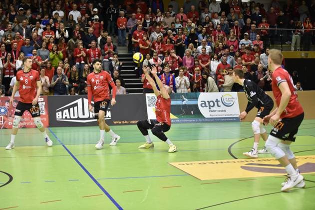 Moritz Rauber TV Rottenburg, 02 receiving, left Niklas Lichtenauer TV Rottenburg, 08 and Yannick Menke TV Rottenburg, 12 , right Robin Leber TV Rottenburg, 11 and Timon Schippmann TV Rottenburg, 14 TV Rottenburg vs Barock Volleys Ludwigsburg, Volleyball, 2 Bundesliga Sued, 24 Matchday, Season 2024 2025, 22 03 2025, TV Rottenburg vs Barock Volleys Ludwigsburg, Volleyball, 2 Bundesliga Sued, 24 Matchday, Season 2024 2025, 22 03 2025 Rottenburg Copyright: xEibner-Pressefoto RalphxKunzex EP_RKE