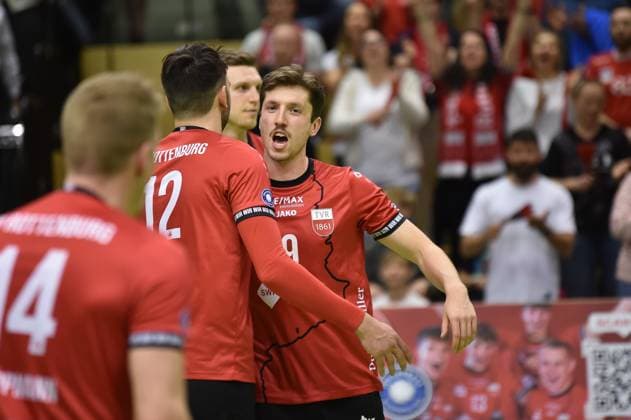 Joy, jubilation after winning a point, Sam Elgert TV Rottenburg, 09 and Yannick Menke TV Rottenburg, 12 TV Rottenburg vs Barock Volleys Ludwigsburg, Volleyball, 2 Bundesliga Sued, 24 Matchday, Season 2024 2025, 22 03 2025, TV Rottenburg vs Barock Volleys Ludwigsburg, Volleyball, 2 Bundesliga Sued, 24 Matchday, Season 2024 2025, 22 03 2025 Rottenburg Copyright: xEibner-Pressefoto RalphxKunzex EP_RKE