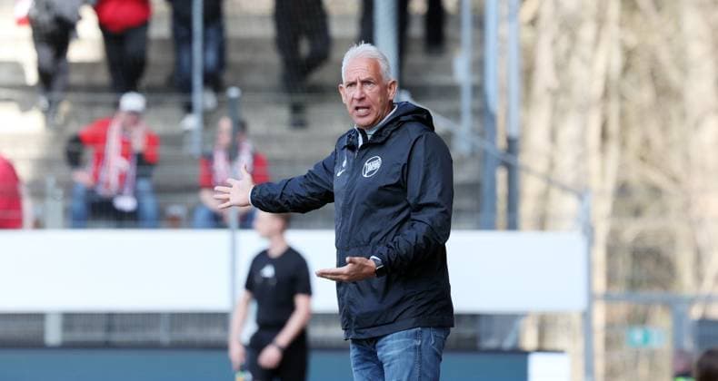 22 03 25 Stuttgarter Kickers Kickers Offenbach Germany, Stuttgart, 22 03 2025, Football, Regionalliga Südwest, Stuttgarter Kickers Kickers Offenbach Christian Neidhart Coach Kickers Offenbach