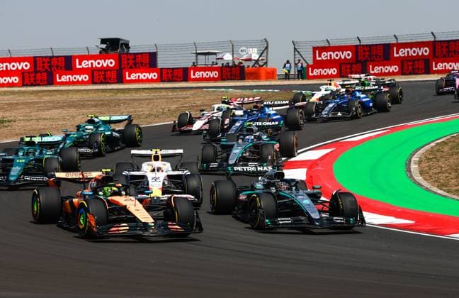 F1 - CHINESE GRAND PRIX 2025 63 RUSSELL George (gbr), Mercedes AMG F1 Team W16, 04 NORRIS Lando (gbr), McLaren F1 Team MCL39, action during the Formula 1 Heineken Chinese Grand Prix 2025, 2nd round of the 2025 FIA Formula One World Championship, WM, Weltmeisterschaft from March 21 to 23, 2025 on the Shanghai International Circuit, in Shanghai, China - ShanghaiChina Copyright: xDPPIx
