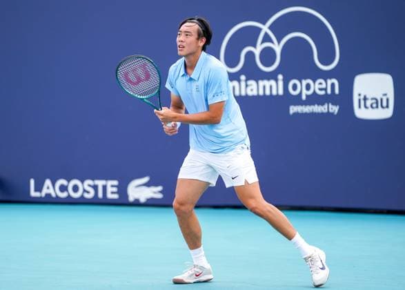 March 22, 2025, Miami, Florida, USA: Coleman Wong (HKG) waits for the serve from Ben Shelton (not pictured) during his mens singles second round match at the 2025 Miami Open presented by Itau at Hard Rock Stadium. Miami USA - ZUMAw109 20250322_fap_w109_024 Copyright: xDebbyxWongx