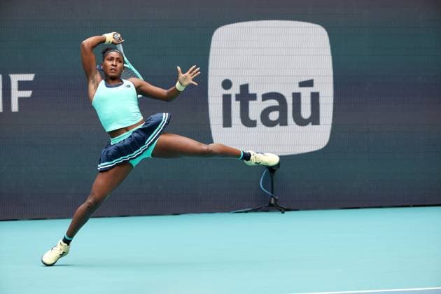 March 22, 2025, Miami Gardens, Florida, United States Of America: MIAMI GARDENS, FLORIDA - MARCH 22: Coco Gauff of the United States defeats Maria Sakkari of Greece during their match on day 5 at Hard Rock Stadium on March 22, 2025 in Miami Gardens, Florida....People: Coco Gauff Miami Open 2025 - Day 5  - ZUMAs214 20250322_ada_s214_033 Copyright: xSMGx