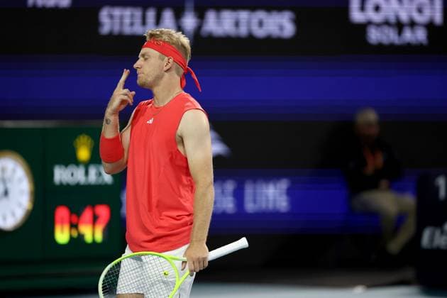 March 22, 2025, Miami Gardens, Florida, United States Of America: MIAMI GARDENS, FLORIDA - MARCH 22: Francis Tiafoe of the United States defeats Alejandro Davidoich Fokina of Spain during their match on day 5 at Hard Rock Stadium on March 22, 2025 in Miami Gardens, Florida...People: Alejandro Davidoich Miami Open 2025 - Day 5  - ZUMAs214 20250322_ada_s214_178 Copyright: xSMGx