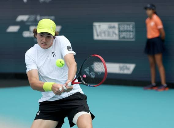 March 22, 2025, Miami Gardens, Florida, United States Of America: MIAMI GARDENS, FLORIDA - MARCH 22: Joao Fonseca of Brazil defeats Ugo Humbert of France in the second round of the men s singles at the Miami Open at the Hard Rock Stadium on March 22, 2025 in Miami Gardens, Florida. ...People: Joao Fonseca Miami Open 2025 - Day 5  - ZUMAs214 20250322_ada_s214_187 Copyright: xSMGx