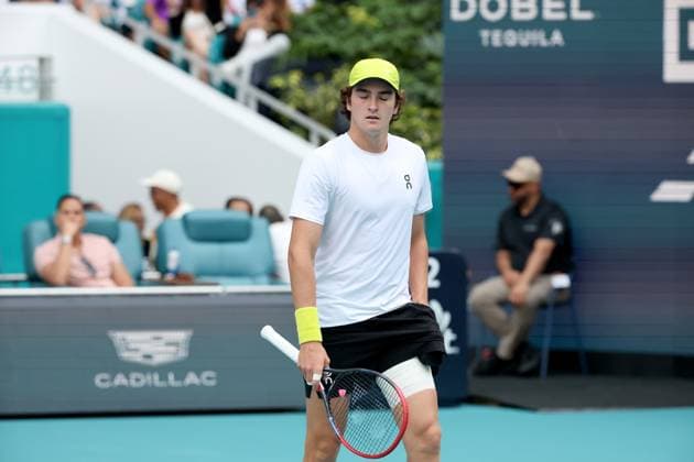 March 22, 2025, Miami Gardens, Florida, United States Of America: MIAMI GARDENS, FLORIDA - MARCH 22: Joao Fonseca of Brazil defeats Ugo Humbert of France in the second round of the men s singles at the Miami Open at the Hard Rock Stadium on March 22, 2025 in Miami Gardens, Florida. ...People: Joao Fonseca Miami Gardens United States Of America - ZUMAs214 20250322_ada_s214_196 Copyright: xSMGx