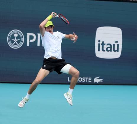 March 22, 2025, Miami Gardens, Florida, United States Of America: MIAMI GARDENS, FLORIDA - MARCH 22: Joao Fonseca of Brazil defeats Ugo Humbert of France in the second round of the men s singles at the Miami Open at the Hard Rock Stadium on March 22, 2025 in Miami Gardens, Florida. ...People: Joao Fonseca Miami Gardens United States Of America - ZUMAs214 20250322_ada_s214_189 Copyright: xSMGx