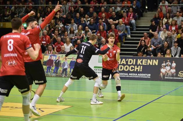 Joy, jubilation with Robin Leber TV Rottenburg, 11 and David Dornauf TV Rottenburg, 05 , left on the sidelines Niklas Lichtenauer TV Rottenburg, 08 and Yannick Menke TV Rottenburg, 12 TV Rottenburg vs Barock Volleys Ludwigsburg, Volleyball, 2 Bundesliga Sued, 24 Matchday, Season 2024 2025, 22 03 2025, TV Rottenburg vs Barock Volleys Ludwigsburg, Volleyball, 2 Bundesliga Sued, 24 Matchday, Season 2024 2025, 22 03 2025 Rottenburg Copyright: xEibner-Pressefoto RalphxKunzex EP_RKE