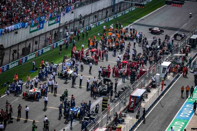 F1 - CHINESE GRAND PRIX 2025 starting grid during the Formula 1 Heineken Chinese Grand Prix 2025, 2nd round of the 2025 FIA Formula One World Championship, WM, Weltmeisterschaft from March 21 to 23, 2025 on the Shanghai International Circuit, in Shanghai, China - ShanghaiChina  Copyright: xEricxAlonsox