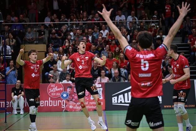 Volleyball 2 Bundesliga season 2024 2025 22 03 2025 TV Rottenburg Barock Volleys Ludwigsburg Team celebration TV Rottenburg Aurel Sprenger, Jan Huber, David Dornauf and Niklas Lichtenauer from left to right