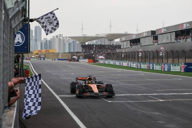 F1 Grand Prix Of China Oscar Piastri of Australia drives the (81) McLaren MCL39 Mercedes and crosses the line after the F1 Grand Prix of China at Shanghai International Circuit in Shanghai, China, on March 22, 2025. Shanghai Shanghai China  Copyright: xPaddockerx originalFilename:paddocker-f1grandp250323_npEbz.jpg