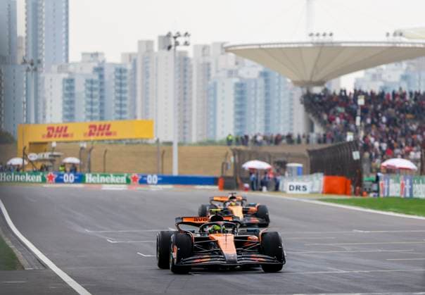FORMULA 1 CHINESE GRAND PRIX 2025 RACE DAY LANDO NORRIS (GBR) of McLaren Racing 4 and OSCAR PIASTRI (AUS) of McLaren Racing 81 after their 1-2 during the FORMULA 1 HEINEKEN CHINESE GRAND PRIX 2025 RACE DAY at the Shanghai Audi International Circuit, Shanghai, China on 23 March 2025 Credit: Every Second Media Editorial use only. All images are copyright Every Second Media Limited. No images may be reproduced without prior permission. Copyright: xIMAGO EveryxSecondxMediax ESM-1388-0098 AntoinexLapeyrex xEveryxSecondxMediax