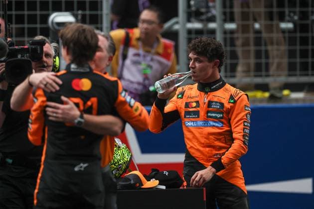 March 23, 2025, Shanghai, Shanghai, China: Oscar Piastri (AUS) - Lando Norris (GBR) - McLaren Formula 1 Team - McLaren MCL39 - Mercedes A Zak Brown (USA) - CEO McLaren Racing.during F1 Grand Prix of CHINA at Shanghai International Circuit on March 22, 2025 in Shanghai, China.( Song Haiyuan Paddocker) Shanghai China - ZUMAm217 20250323_zsp_m217_023 Copyright: xAlessioxDexMarcox