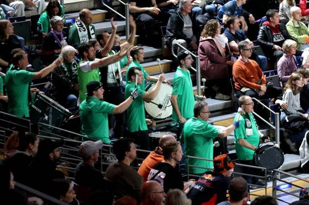 DEU, DVV, 1 VBL, BR Volleys vs Netzhoppers KW Bestensee, 23 03 2025, Max Schmeling Halle, Berlin, DEU, DVV, 1 VBL, BR Volleys vs Netzhoppers KW Bestensee, in the picture fan block of the Netzhoppers Photo Juergen Engler nordphoto GmbH nordphotoxGmbHx xEngler nph00076
