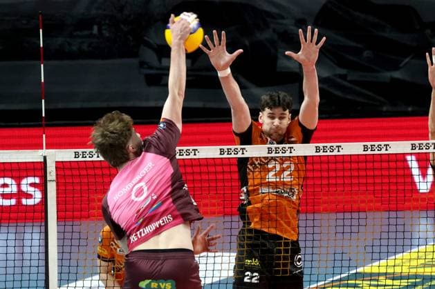 DEU, DVV, 1 VBL, BR Volleys vs Netzhoppers KW Bestensee, 23 03 2025, Max Schmeling Halle, Berlin, DEU, DVV, 1 VBL, BR Volleys vs Netzhoppers KW Bestensee, in the picture Jake Hanes BR Volleys 22 , LOVIS HOMBERG Netzhoppers 6 Foto Juergen Engler nordphoto GmbH nordphotoxGmbHx xEngler nph00076