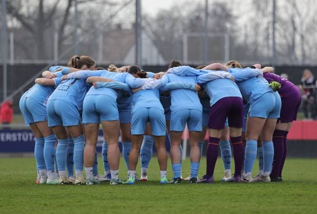23 03 2025 Soccer Season 2024 2025 2 Women Soccer Bundesliga 19 Matchday 1 FC Nürnberg FCN Club Clubfrauen VfL Bochum Sportfoto Zink DaMa xdaxmax Team circle Team circle of the team Team of VfL Bochum before the start of the match