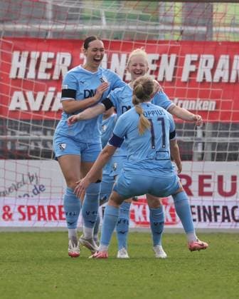 23 03 2025 Soccer Season 2024 2025 2 Women Soccer Bundesliga 19 Matchday 1 FC Nürnberg FCN Club Clubfrauen VfL Bochum Sportfoto Zink DaMa xdaxmax Jubel Freude Torjubel nach Tor zum 0 1 Mara Wilhelm 7, VfL Bochum und Mannschaft Team jubelt freue sich Torschütze Mara Wilhelm 7, VfL Bochum