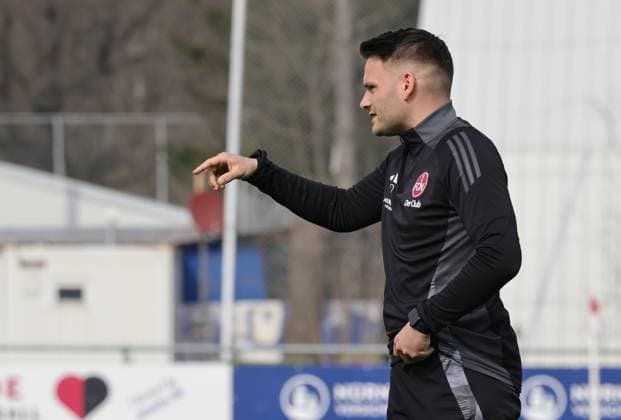 23 03 2025 Soccer Season 2024 2025 2 Women Soccer Bundesliga 19 Matchday 1 FC Nuremberg FCN Club Clubfrauen VfL Bochum Sportfoto Zink DaMa xdaxmax Jason Altmann Co Coach 1 FC Nuremberg FCN indicates gestures directs gives instructions