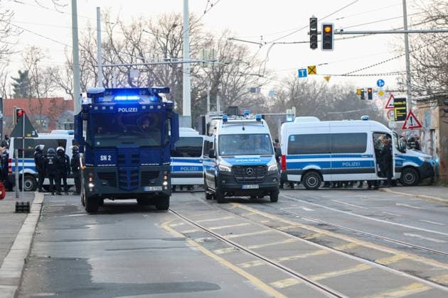 Leipzig city derby Chemie Leipzig against Lok Leipzig in the Sachsenpokal Lok Leipzig wins 1 4 at Kunze Sportpark 23 03 2025 from 14 30 Leipzig, Alfred Kunze Sportpark In the photo police vehicles and a water cannon stand as a road blockade at the S-Bahn stop Sachsenpokal quarter final between BSG Chemie Leipzig and 1 FC Lok Leipzig at Alfred Kunze Sportpark in Leipzig Leutzsch Leipzig Saxony Germany Copyright: xEHLxMediax 20250323_chemie-lok-sachsenpokal-leipzig-7_2