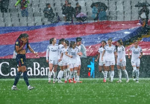 Fußball, Frauen, FC Barcelona - Real Madrid FC Barcelona, Barca v Real Madrid CF - Liga F Real Madrid players celebrate a goal during the match between FC Barcelona Women and Real Madrid CF Women, corresponding to week 23 of the Liga F, at the Johan Cruyff Stadium in Barcelona, Spain, on March 23, 2025. Barcelona Spain  Copyright: xUrbanandsportx originalFilename:urbanandsport-fcbarcel250323_npxZD.jpg