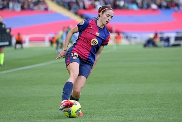 Fußball, Frauen, FC Barcelona - Real Madrid FC Barcelona, Barca v Real Madrid CF - Liga F Aitana Bonmati plays during the match between FC Barcelona Women and Real Madrid CF Women, corresponding to week 23 of the Liga F, at the Johan Cruyff Stadium in Barcelona, Spain, on March 23, 2025. Barcelona Spain  Copyright: xUrbanandsportx originalFilename:urbanandsport-fcbarcel250323_npvGs.jpg