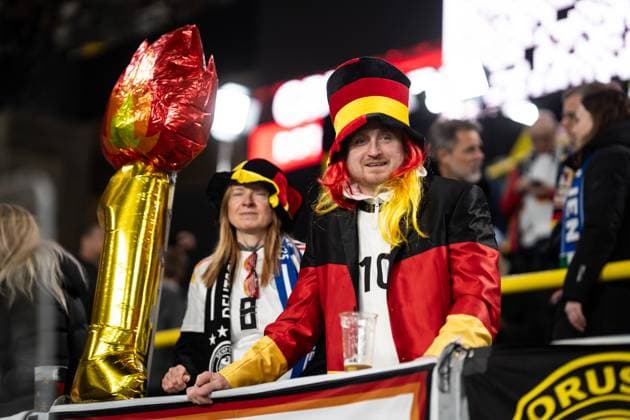 GER, Nations League, Germany vs Italy 23 03 2025, Signal Iduna Park, Dortmund, GER, Nations League, Germany vs Italy in picture Germany GER fan, dressed up, with hat and wig nordphotoxGmbHxx xChristianxSchulze nph000300