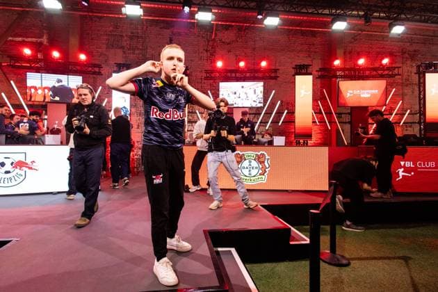 VBL Club Championship by WOW 23 03 2025 Anders Vejrgang RB Leipzig, RBLZ Vejrgang celebrates victory in the final, provokes the fans of Bayer Leverkusen VBL Club Championship by WOW 23 03 2025 Copyright: xBEAUTIFULxSPORTS Buriakovx