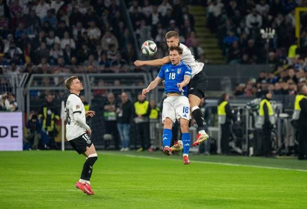 Soccer, Men, Season 2024 25, UEFA Nations League quarter-final second leg in Dortmund, Germany Italy, f l Maximilian Mittelstädt Germany , Nicolo Barella Italy , Nico Schlotterbeck Germany , 23 03 2025, Copyright: xMatthiasxKochx