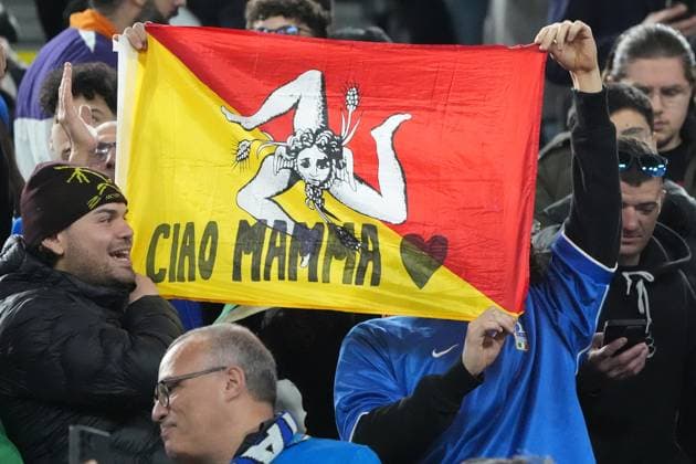 Italian fans greet their Mamma Dortmund 23 03 2025 Germany vs Italy, UEFA Nations League quarter-final second leg, Signal Iduna Park
