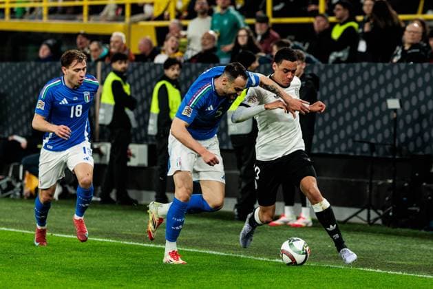 UEFA Nations League Germany Italy 23 03 2025 One-on-one Riccardo Calafiori Italy, 5 , Jamal Musiala Germany, 10 UEFA Nations League second leg Germany Italy Dortmund, Signal Iduna Park, 23 03 2025 Copyright: xBEAUTIFULxSPORTS Wunderlx