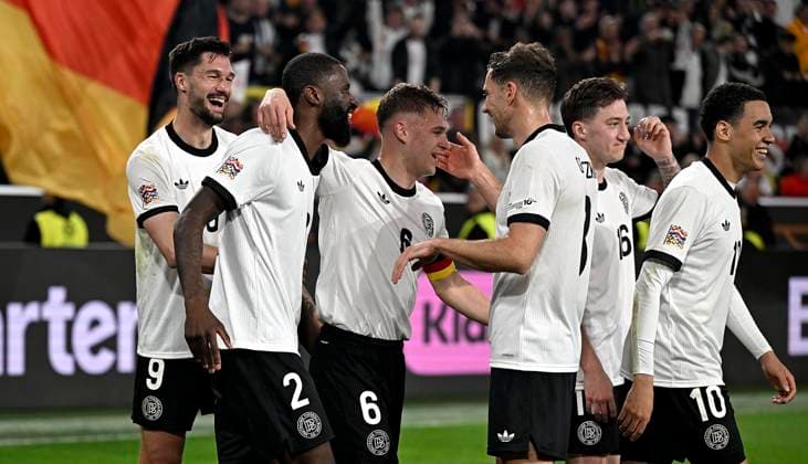 23 03 2025, Football UEFA Nations League 2024 25, Quarter-final, Germany Italy, in Dortmund, Signal Iduna Stadion, Germany cheering for the 2-0 goal