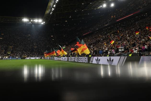 22 03 2025, UEFA Nations League, quarter-final, second leg, Germany Italy, German flags are waved during a DFB goal, Dortmund Signal Iduna Park NRW Germany xRHR PHOTO DEx Copyright: DennisxEwert RHR-FOTOx RHR-FOTO DE
