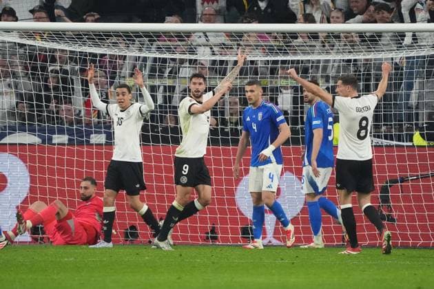 celebrate the goal, goal celebration for 3 0 Tim Kleindienst Germany Germany, 9 with Jamal Musiala Germany, Germany, 10 , Leon Goretzka Germany Germany, 8 Dortmund 23 03 2025 Germany vs Italy, UEFA Nations League quarter-final second leg, Signal Iduna Park