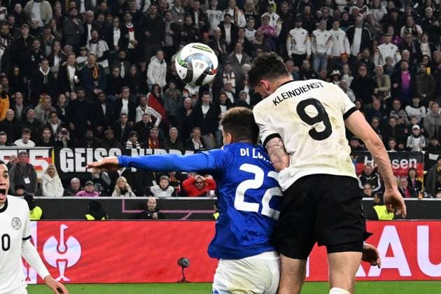 23 03 2025, xsltx, football UEFA Nations League, Germany Italy v l Tim Kleindienst Deutsche Fussball Nationalmannschaft DFB Torschuetze, erzielt das Tor, Treffer, scores the goal 3 0 Giovanni di Lorenzo Italy DFL DFB REGULATIONS PROHIBIT ANY USE OF PHOTOGRAPHS as IMAGE SEQUENCES and or QUASI VIDEO Dortmund