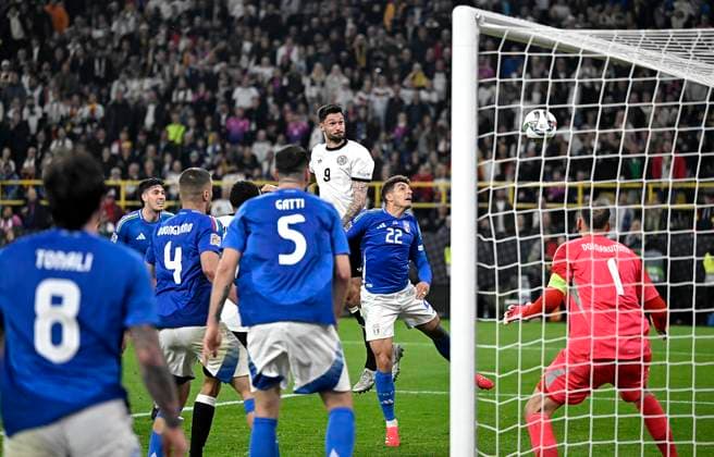 23 03 2025, Football UEFA Nations League 2024 25, Quarter-final, Germany Italy, in Dortmund, Signal Iduna Stadion, Goal to 3 0 by scorer Tim Kleindienst Germany