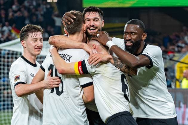 23 03 2025, Germany vs Italy, Nations League, quarter-final second leg Goal and celebration for 3 0 by Tim Kleindienst Germany, 9 here with Jamal Musiala Germany, 10 Jonathan Tah Germany, 4 Leon Goretzka Germany, 8 Jamal Musiala Germany, 10 Joshua Kimmich Germany, 6 Maximilian Mittelstädt Germany, 18 Angelo Stiller Germany, 16 Nico Schlotterbeck Germany, 15 Copyright: xBahhoxKarax