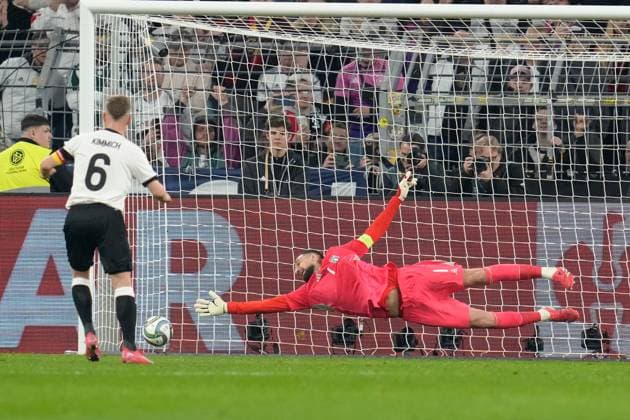 CALCIO - UEFA Nations League - Germany vs Italy Joshua Kimmich (Germany, 6) scores a penalty kick against Gianluigi Donnarumma (Italy, 1) Dortmund Germany  Copyright: xIPAxSport ABACAx