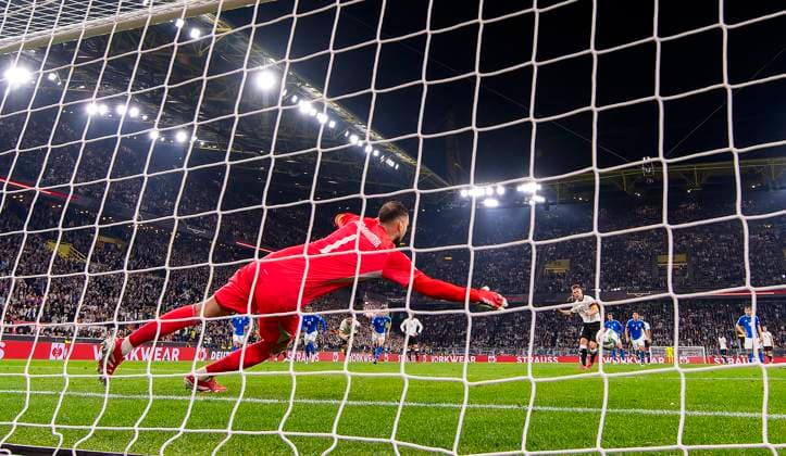 23 03 2025, Football UEFA Nations League 2024 25, quarter-final, Germany Italy, in Dortmund, Signal Iduna Stadion, goal for 1 0 from a penalty, scorer Joshua Kimmich Germany