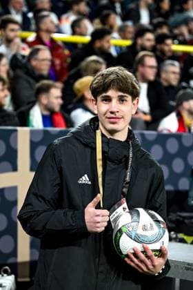 Ball boy who threw Joshua Kimmich, the ball to the corner kick to the goal GER, Germany GER vs Italy ITA , Football, UEFA Nations League Quarterfinal Round 2, 23 03 2025 GER, Germany GER vs Italy ITA , Football Laenderspiel, UEFA Nations League Quarterfinal Round2, 2024 2025, 23 03 2025 Dortmund Copyright: xEibner-Pressefoto FlorianxWiegandx EP_FWD