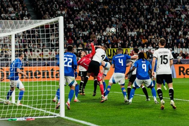 UEFA Nations League Germany Italy 23 03 2025 Duel Gianluigi Donnarumma Italy, 1 , Jonathan Tah Germany, 4 UEFA Nations League second leg Germany Italy Dortmund, Signal Iduna Park, 23 03 2025 Copyright: xBEAUTIFULxSPORTS Wunderlx