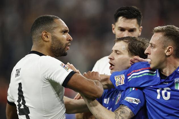 Sport Bilder des Tages DORTMUND - (l-r) Jonathan Tah of Germany, NicoloÂ² Barella of Italy, Davide Frattesi of Italy during the UEFA Nations League quarterfinal match between Germany and Italy at the BVB Stadion Dortmund on March 23, 2025 in Dortmund, Germany. ANP Hollandse Hoogte MAURICE VAN STEEN UEFA Nations League Quarterfinal Leg Two 2025 xVIxANPxSportx xMauricexvanxSteenxIVx 522974851 originalFilename: 522974851.jpg